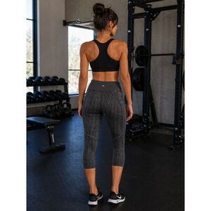 Athleta Cropped Capri Leggings With Zip Pockets Gray Black Womens Size XSmall